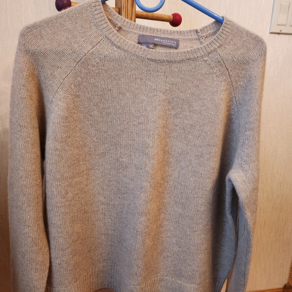 Brand 360 Cashmere sweater (100% cashmere), size Medium, Beige color